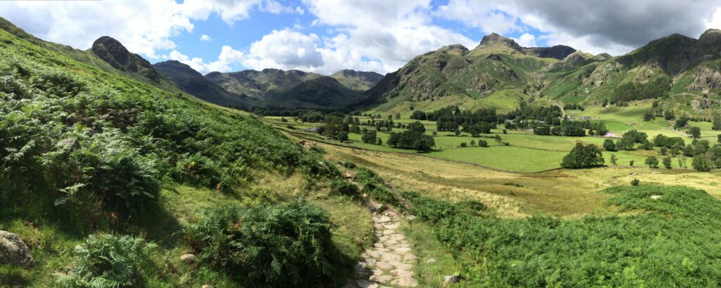 dave lowe abb4kpfa0uw unsplash

Lake District Walks and Hidden Valleys: Secret Trails & Quiet Views