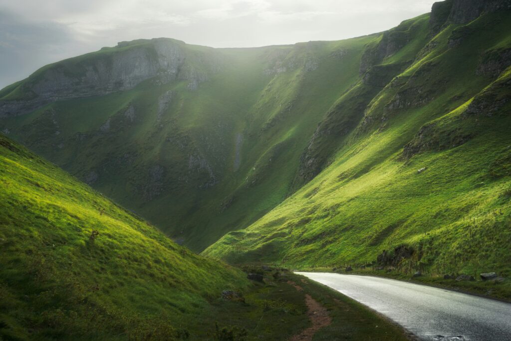 Stunning Routes in the Peak District, Derbyshire: 15 Best Walks for Every Explorer winnats pass
Stunning Routes in the Peak District, Derbyshire: 15 Best Walks for Every Explorer