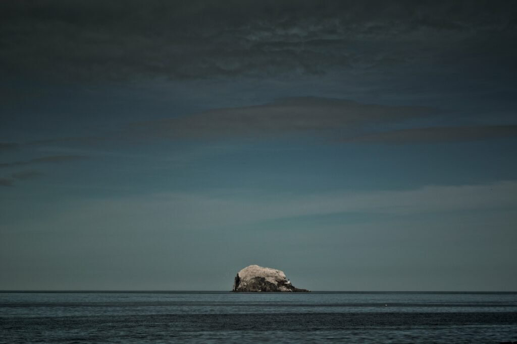East Lothian Coastal Paths: Stunning Harbour Villages, Hidden Beaches & Scenic Walks firth of forth